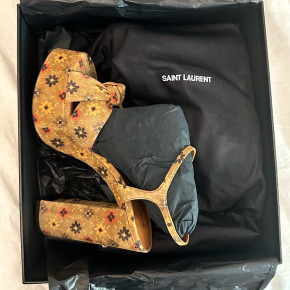 YSL Bianca platform heels - Picture 8 of 9